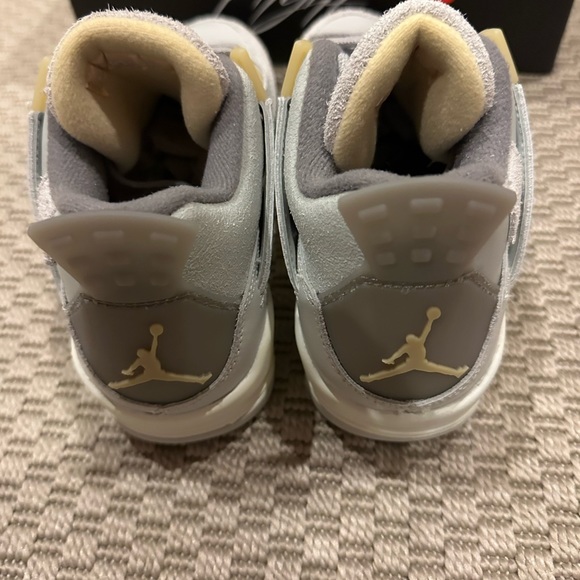 Air Jordan 4, GS - Picture 3 of 5